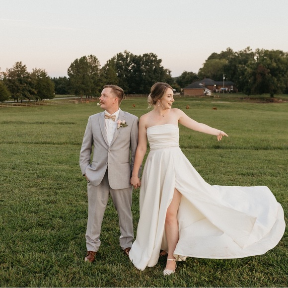 Wedding Dress - One of a Kind - Picture 2 of 5